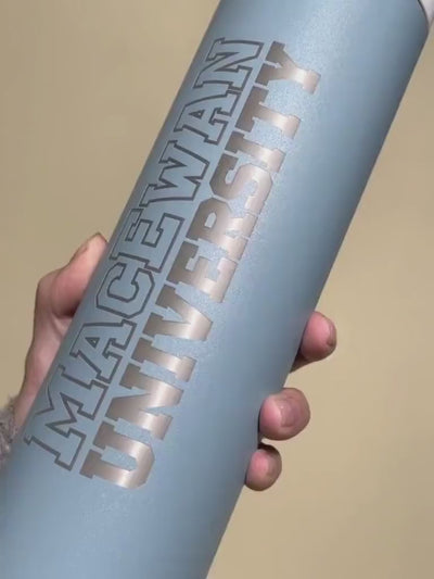 Stylish and durable insulated drinkware for students and alumni. Spill-proof tumbler lid with a secure flip-top mechanism, designed for leak resistance and convenient drinking on the go.